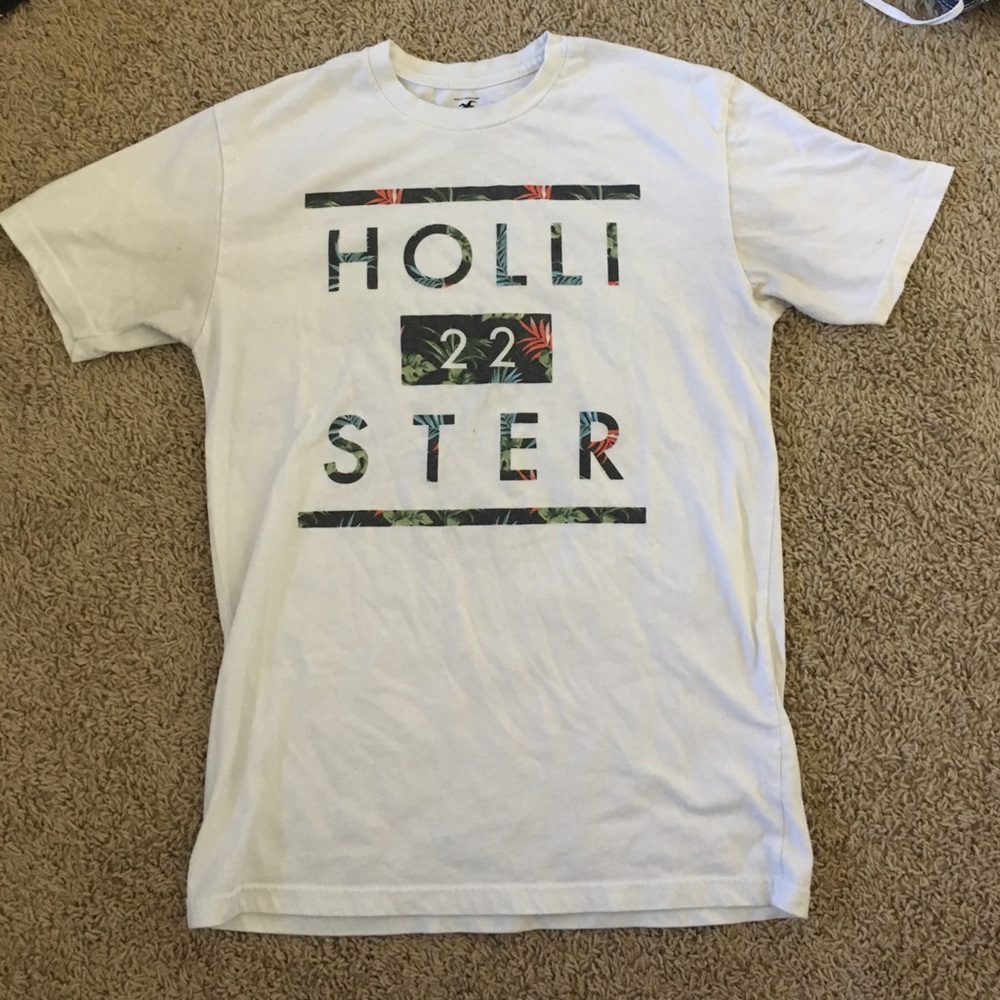 Hollister shirt size medium