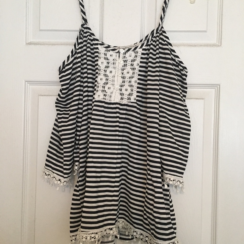 (2) American Rag Cold Shoulder tops. NEW! Size XL