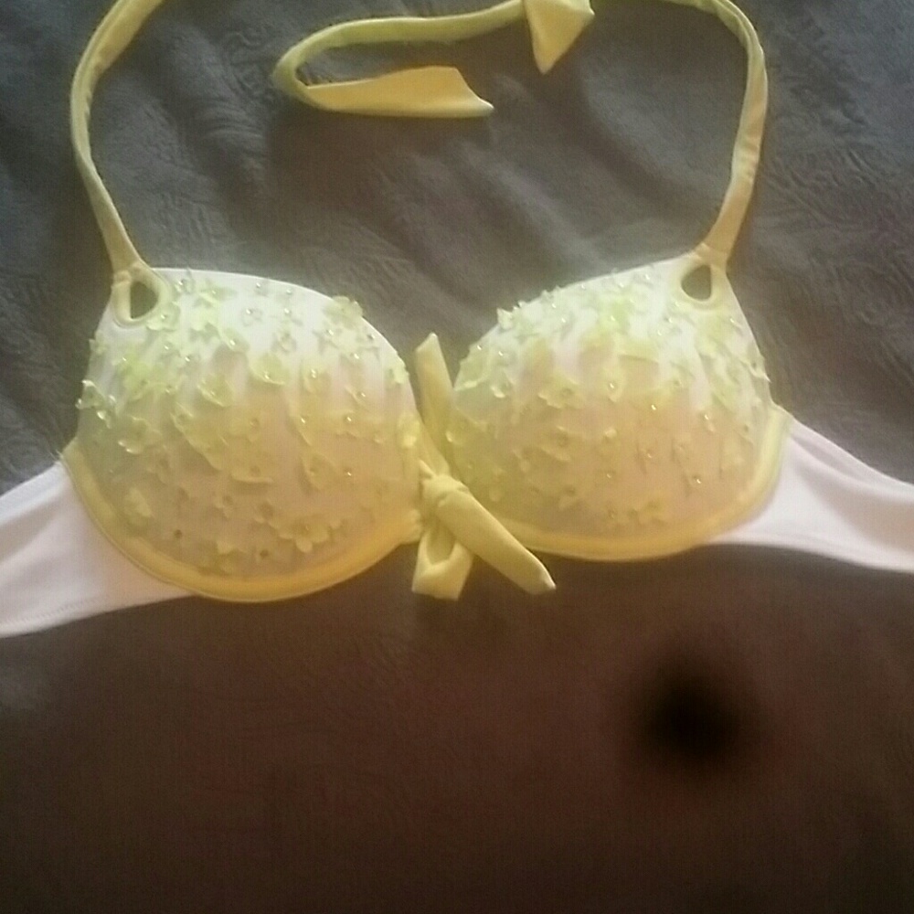 Victoria's secret swim top,  34d