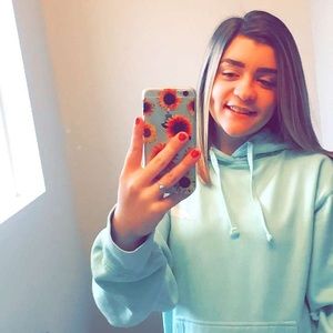 Meet your Posher, Mackenzie