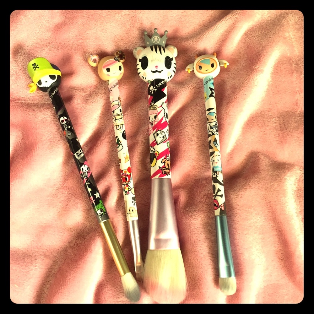 Tokidoki makeup brushes