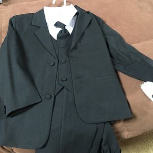 New little boys suit