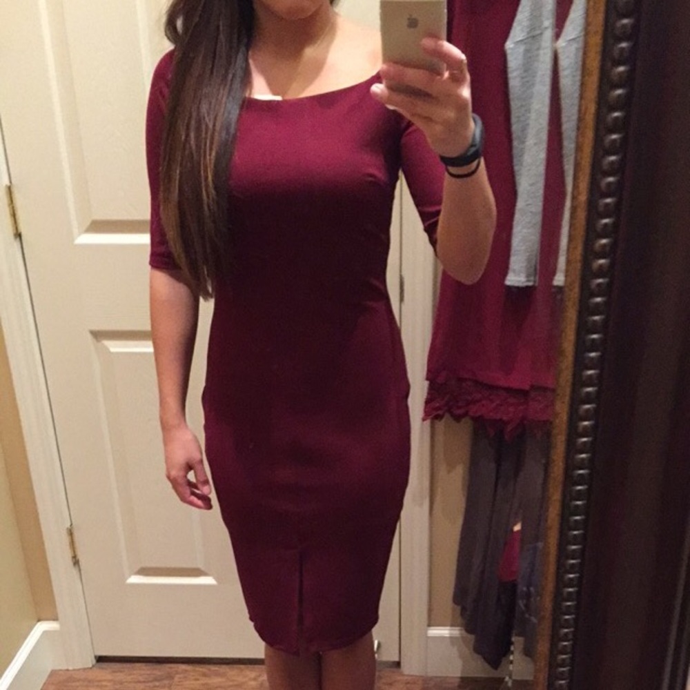 Maroon 3/4 Sleeve Off-The-Shoulder Fitted Dress