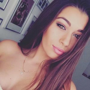 Meet your Posher, Anesa