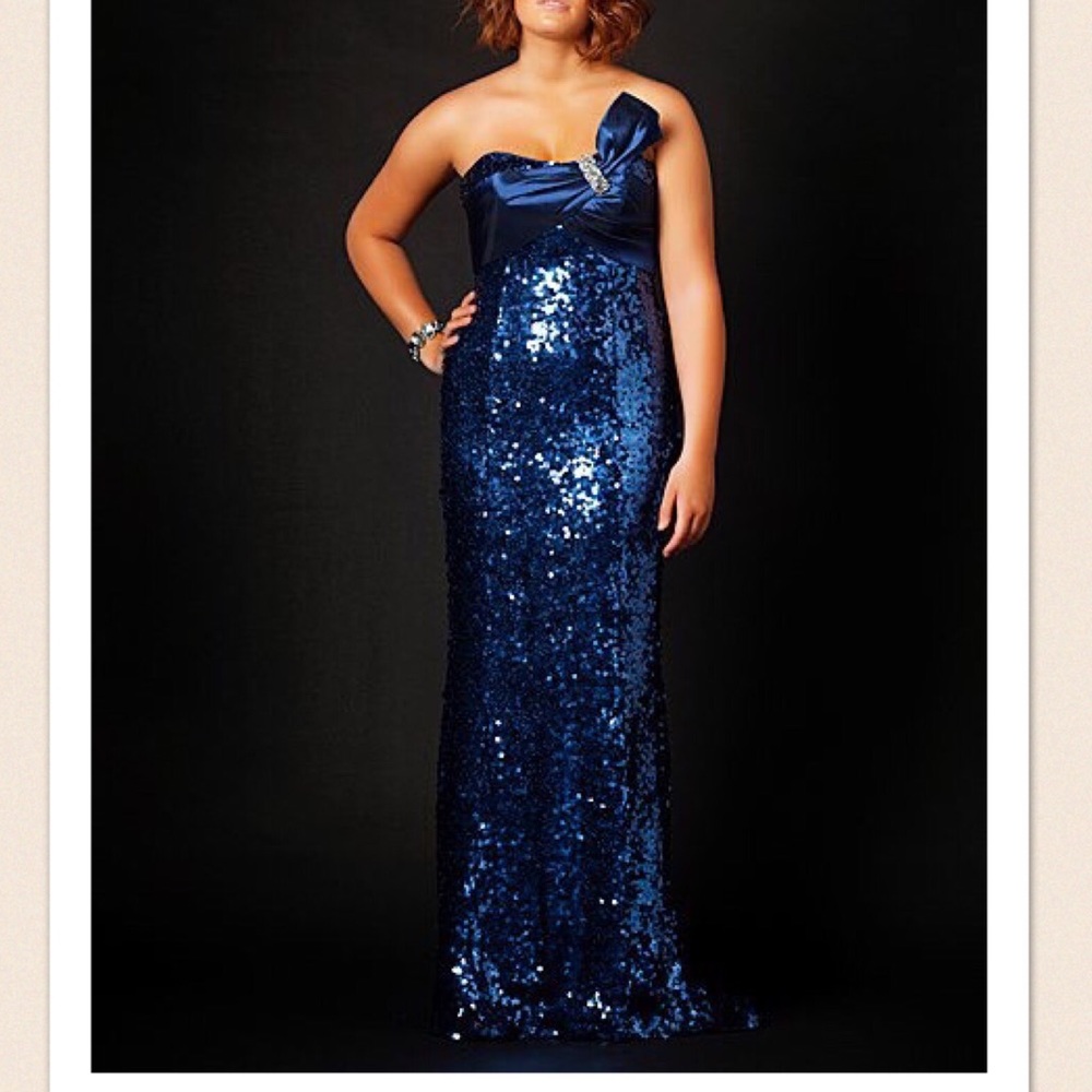 Strapless Navy Blue Gown