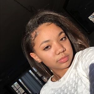 Meet your Posher, Casey