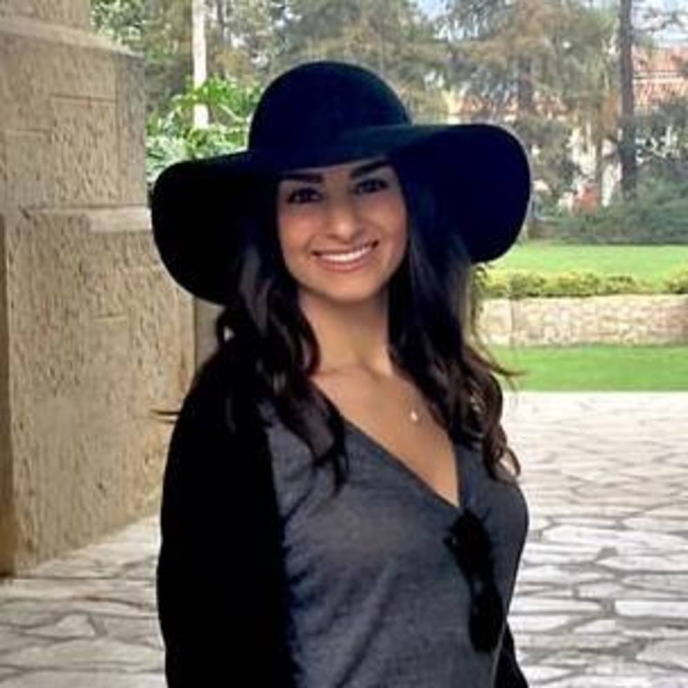 Meet your Posher, Cierra