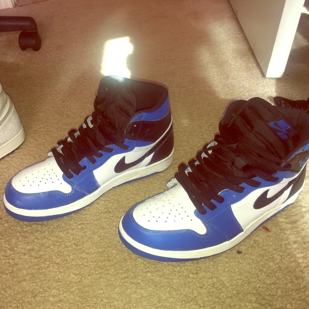Royal blue 1s