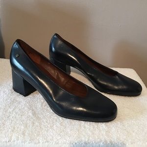 Etienne Aigner Pumps