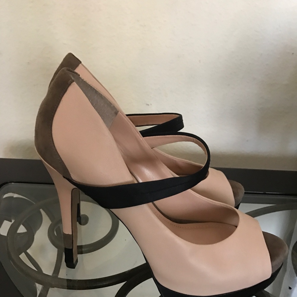 Ladies shoes