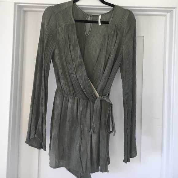 Seafoam green Romper - Picture 1 of 2