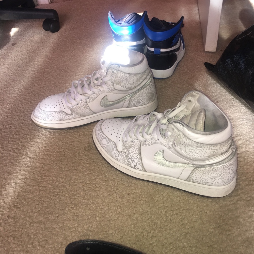 Nike air Jordan lazer 1s