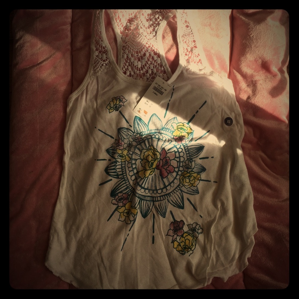 New Hollister Shirt. Comes from a cat & dog house