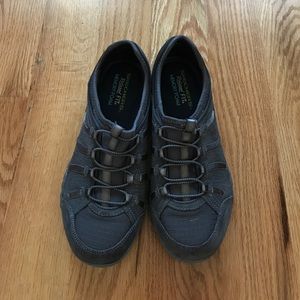 Skechers relaxed fit memory foam