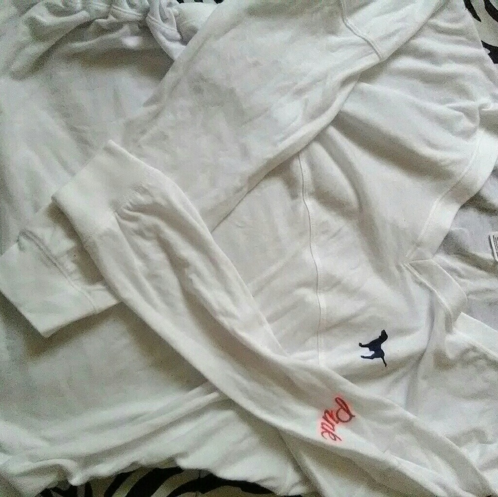 Shirt, shorts, leggings, sports bra
