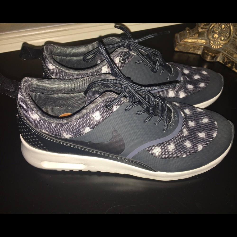 Women's Nike sneakers