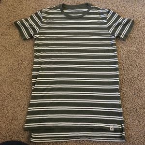 American eagle shirt size medium