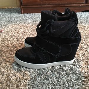 Nine West Sneaker Wedges size 9.5 Nine West Sneaker Wedges size 9.5