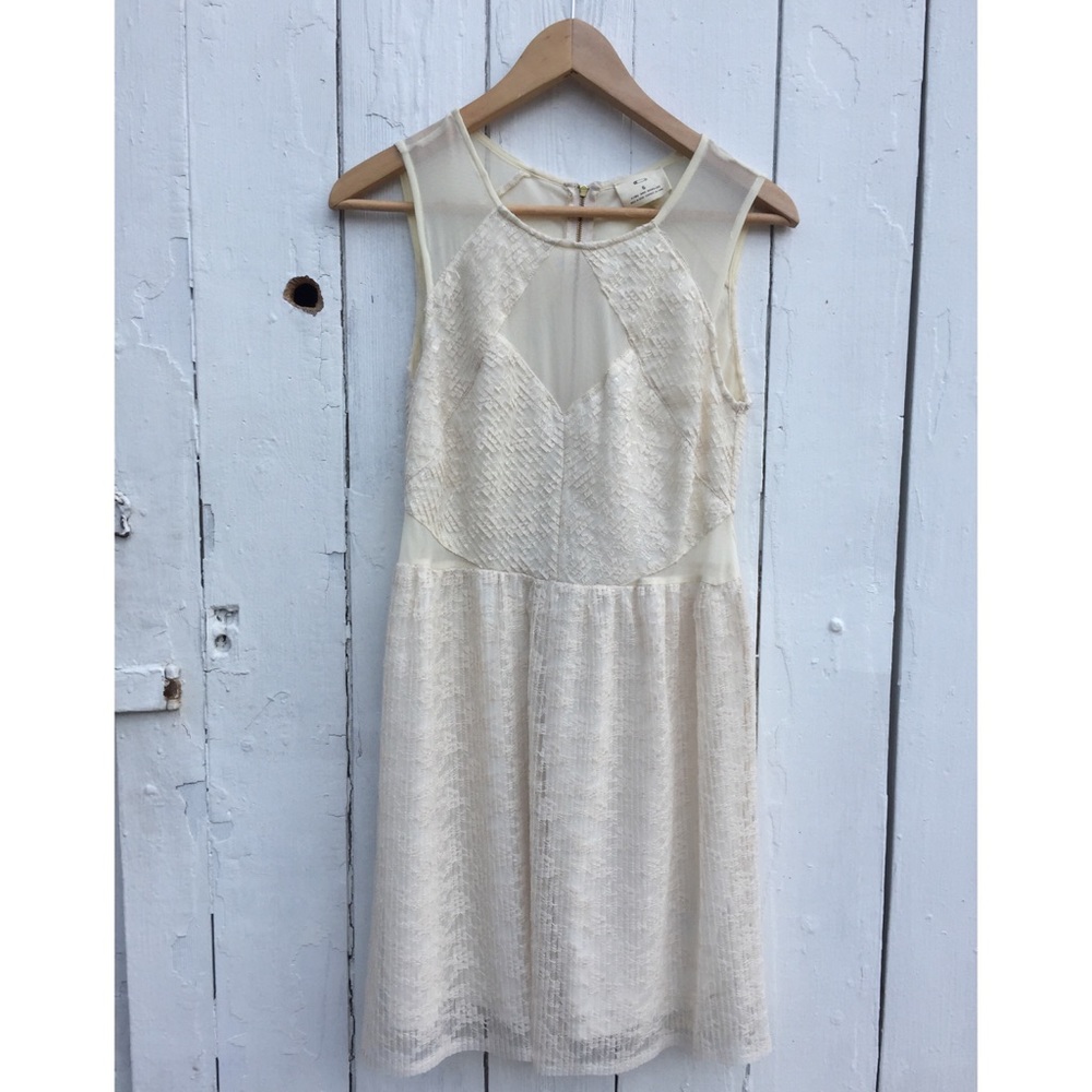 Sleeves white lace dress with sheer panels