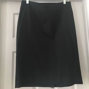 Fun pencil skirt w front stitching detail!