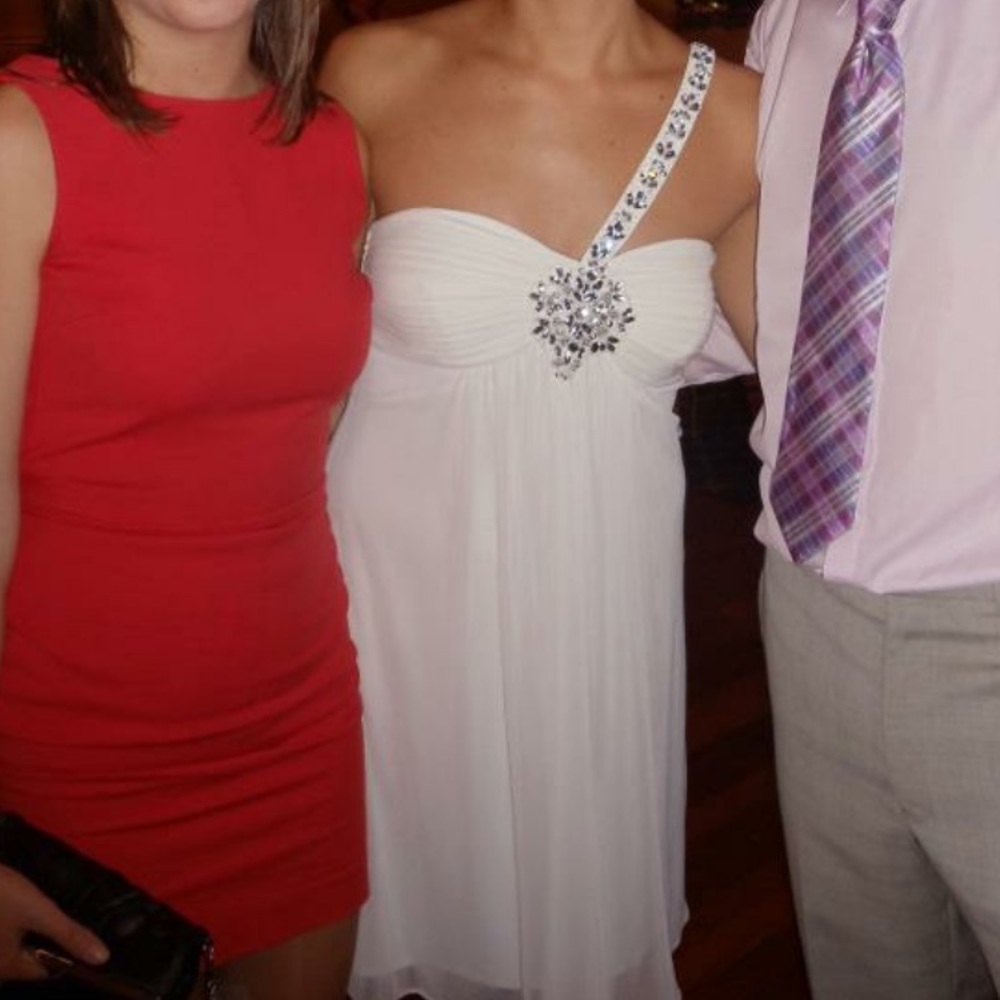 Stunning white dress - Picture 5 of 5