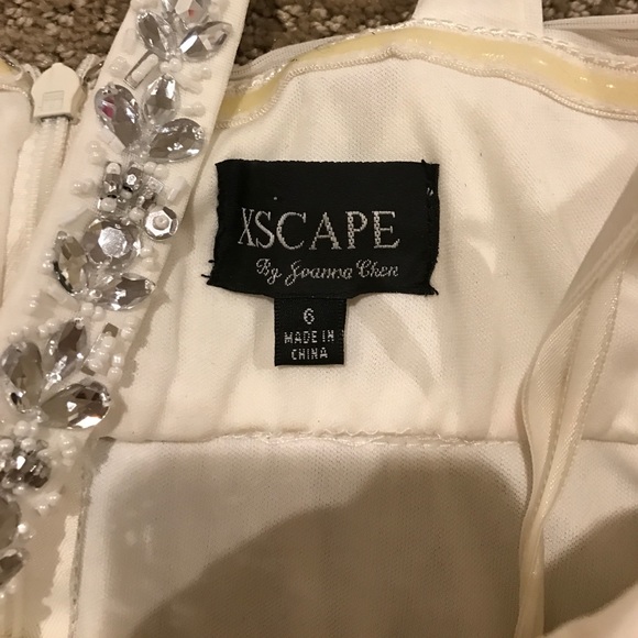 Stunning white dress - Picture 4 of 5