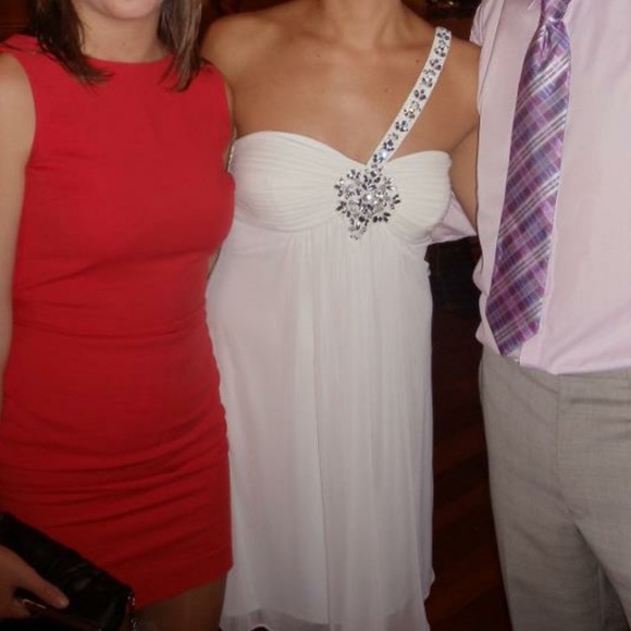 Stunning white dress - Picture 5 of 5