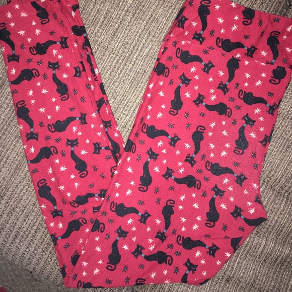 LuLaRoe Pants - EUC ladies LulaRoe tall $ curvy print leggings