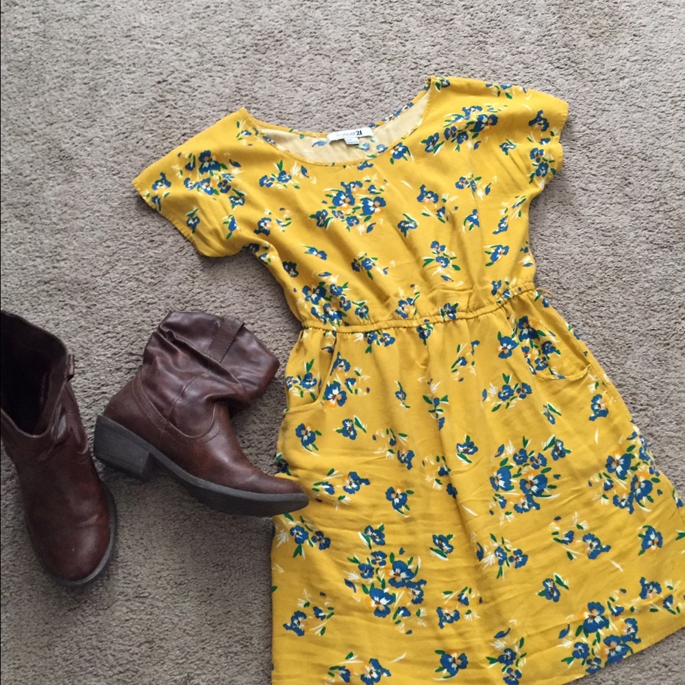 Yellow Dress size medium used