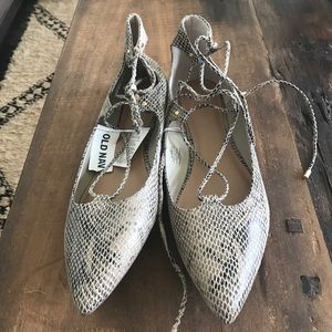 Old Navy lace up flats