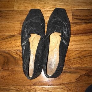 Tom like shoes