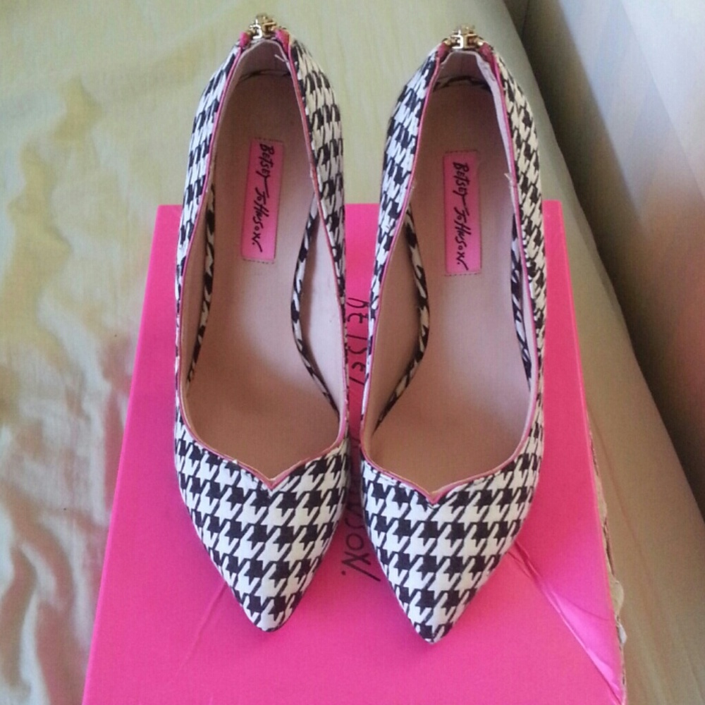 Betsey Johnson Taylor Pumps
