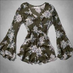 Abercrombie Floral Romper Size Small