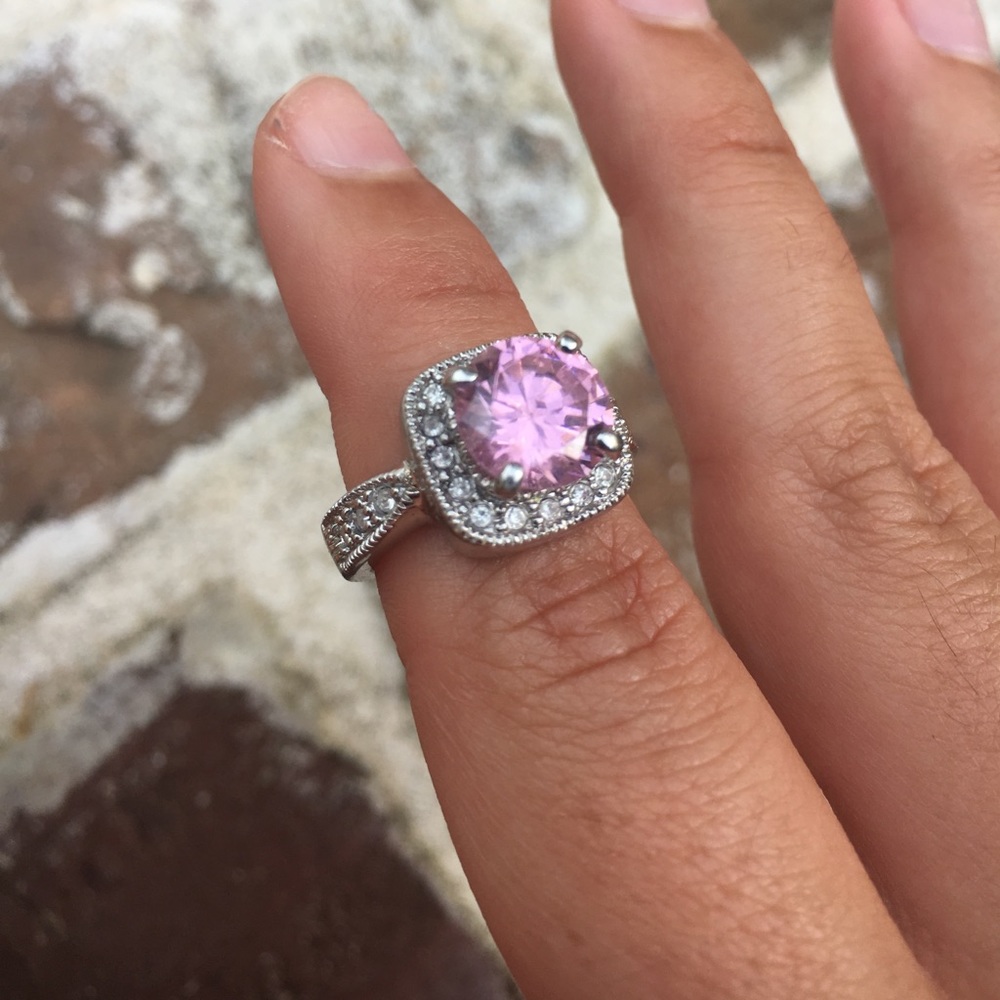 Ring - Picture 2 of 3