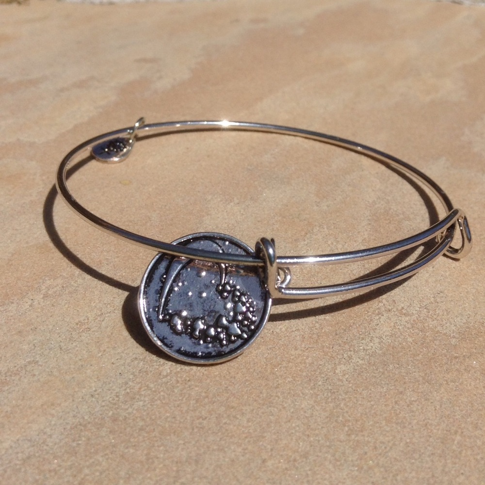 Heart & Lovebirds Positive Energy Bangle Bracelet