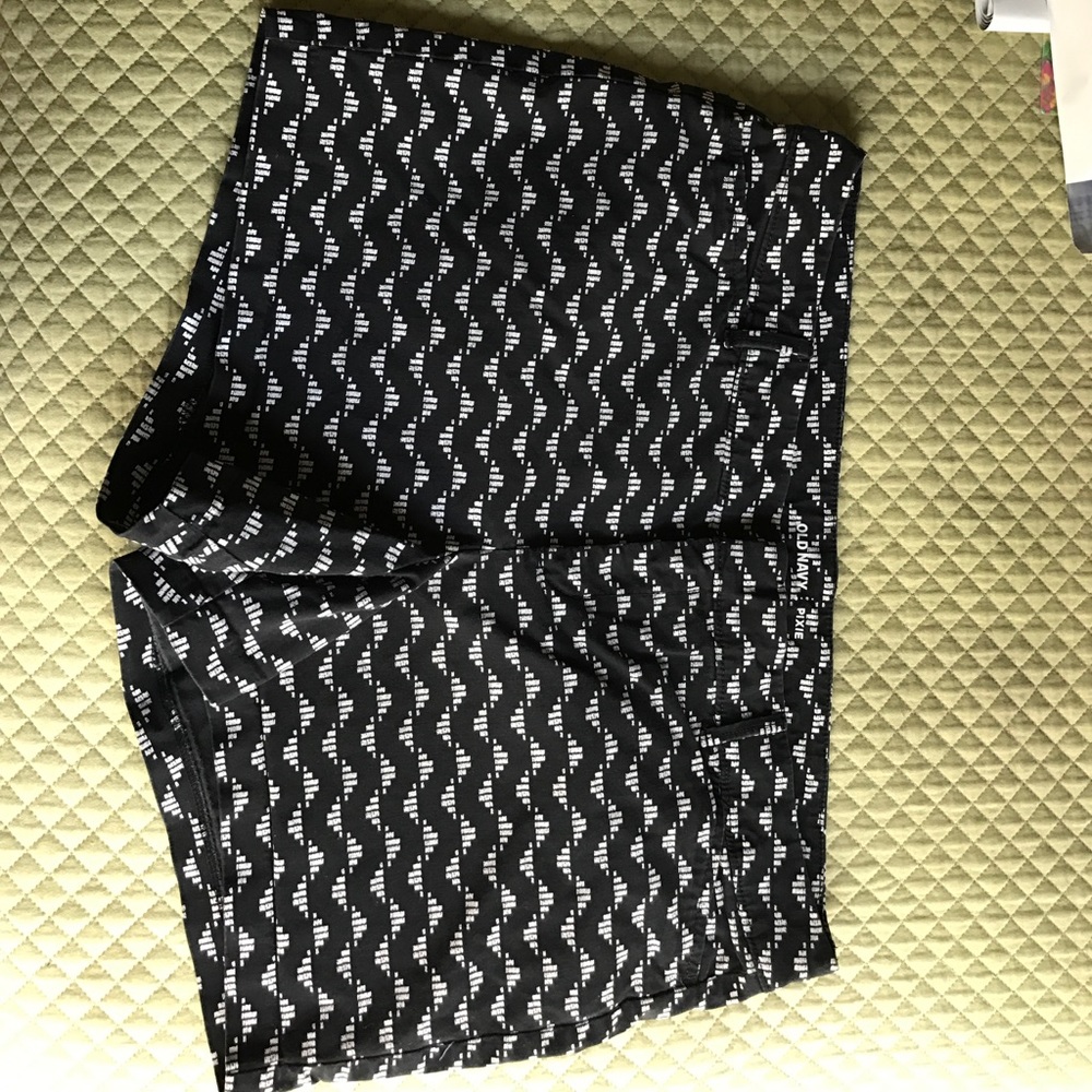 EUC Old Navy Pixie Shorts Size 14