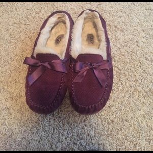 Authentic Dakota Suede Ugg Slippers