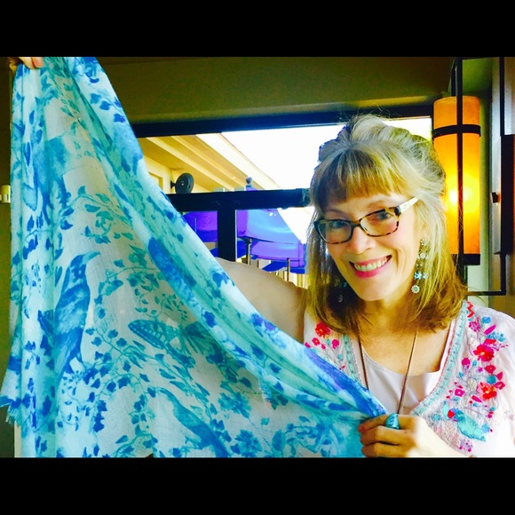 Meet your Posher, Belinda - Picture 2 of 2