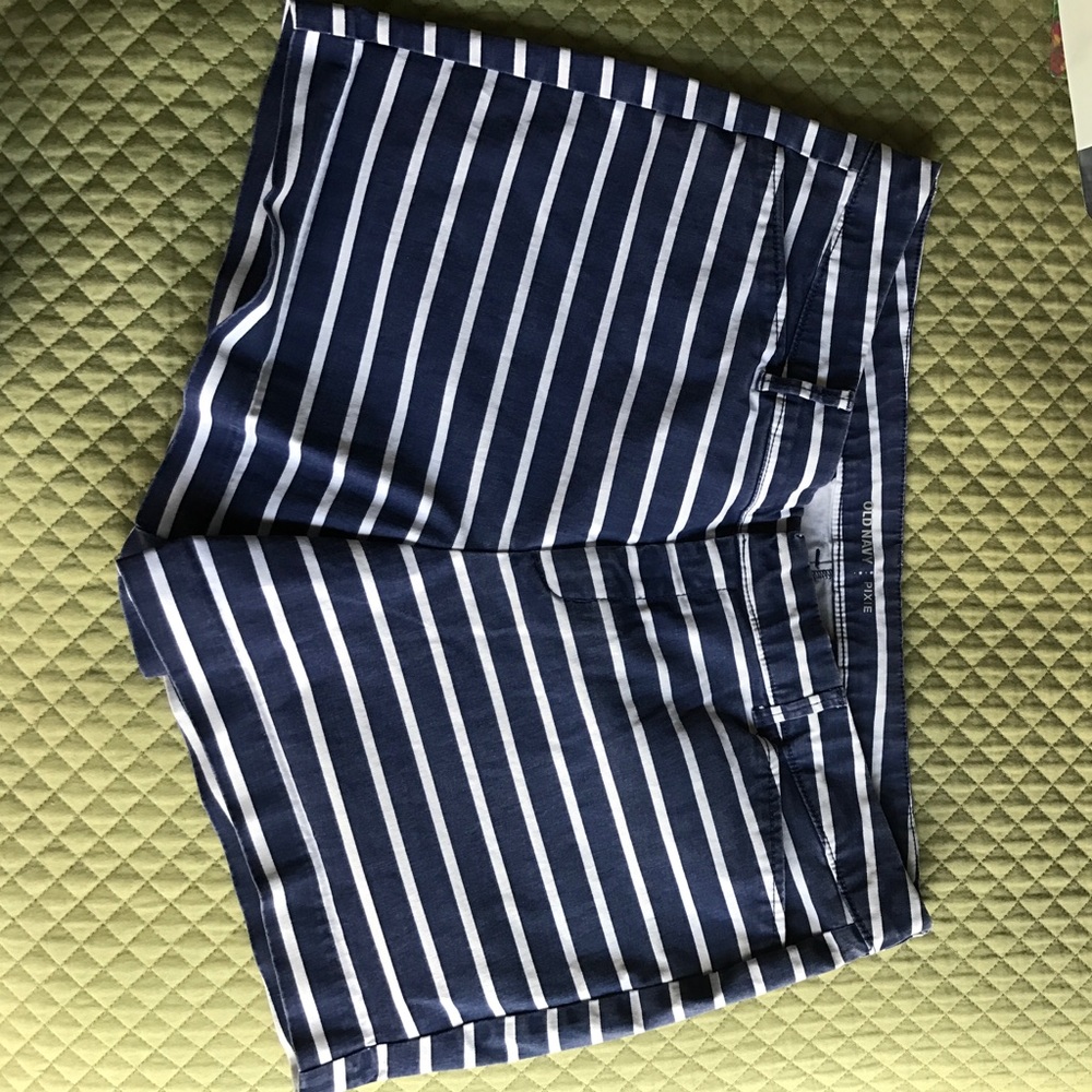 GUC Old Navy Striped shorts Size 14