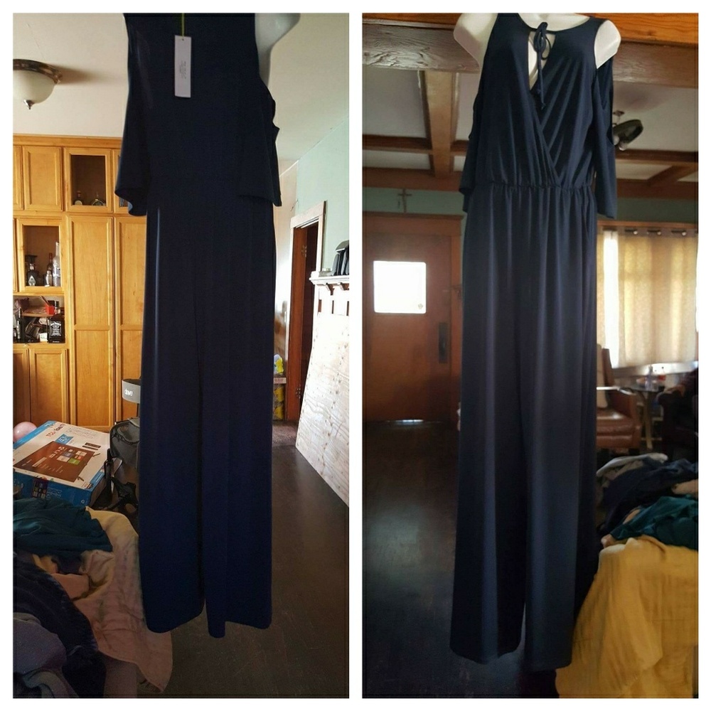 🎉New BCBGENERATION Cold Shoulder Jumpsuit - Picture 3 of 3