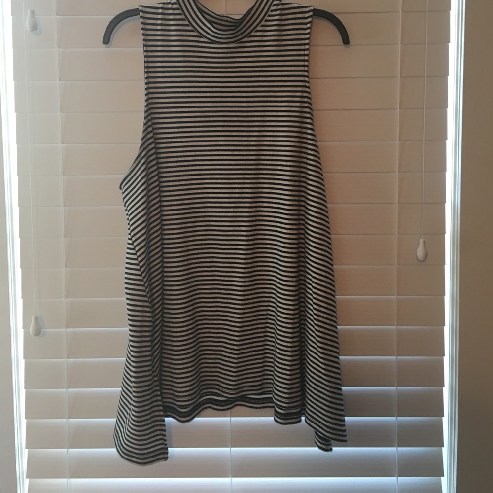 Mossimo sleeveless knit blouse