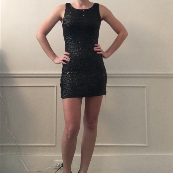 Dress - Picture 1 of 4