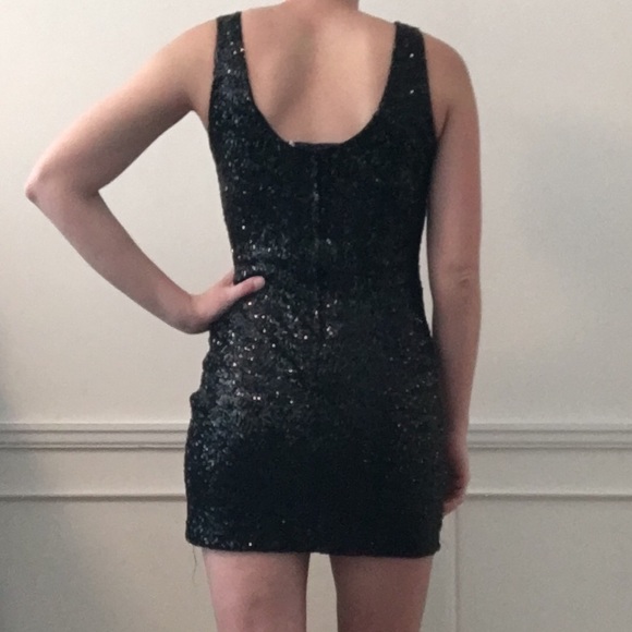 Dress - Picture 2 of 4