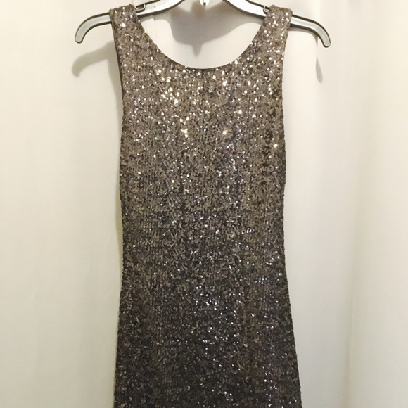 Dress - Picture 3 of 4