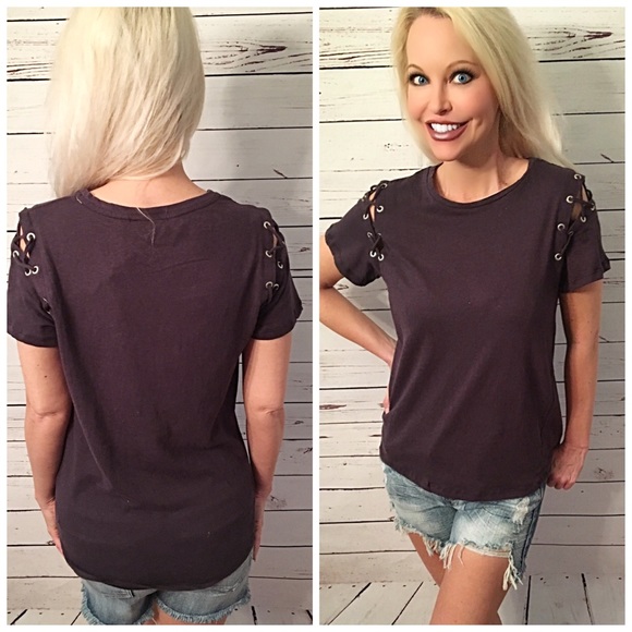 Lace up sleeve sleeve tunic! - Picture 2 of 2