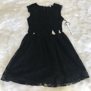 BNWT Lovers + Friends Black Lace Dress (XS)