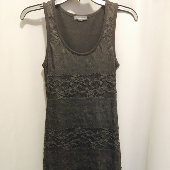 Dress - Picture 3 of 4