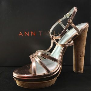 NEW Ann Taylor Metallic Rose Gold Sandal 7.5