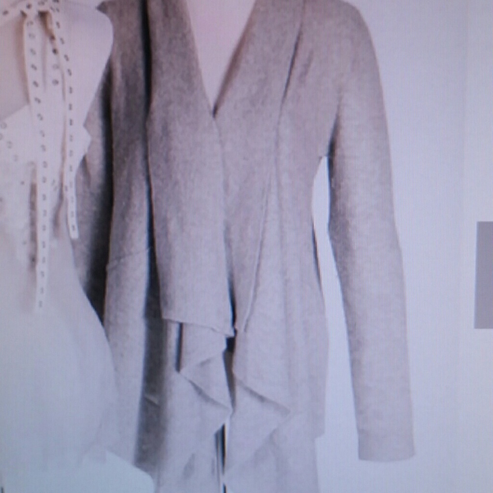 Garnett Hill grey cashmere cardigan