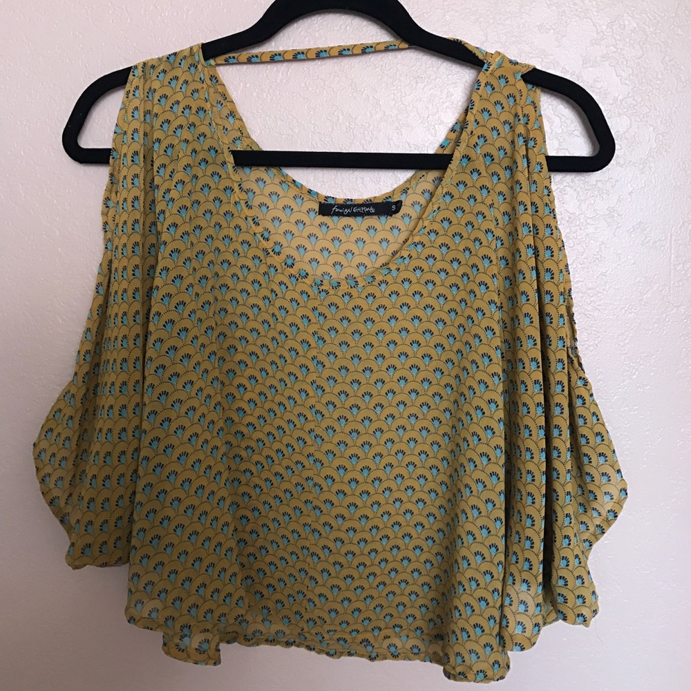 Patterned top